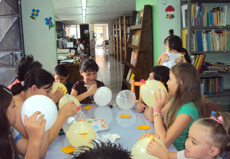 La Biblioteca un Rincón Mágico, actividad de la Biblioteca Pública de Zaragoza